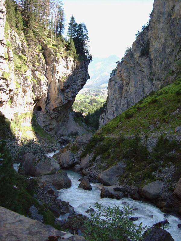 2003_0803LoetshcenPass0003