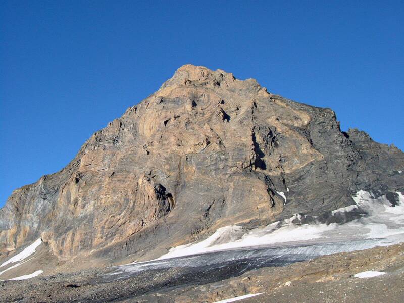 2003_0803LoetshcenPass0011