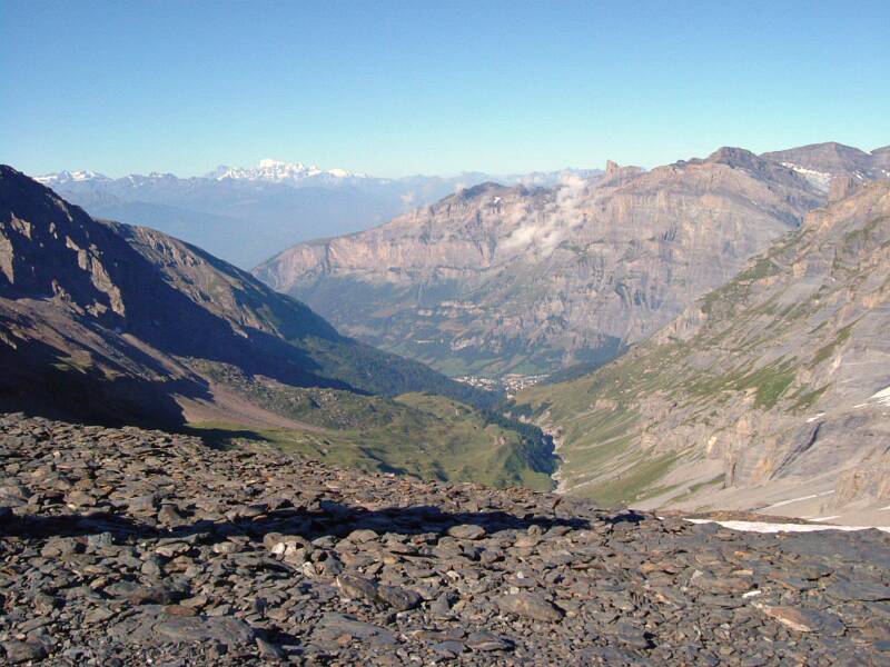 2003_0803LoetshcenPass0015