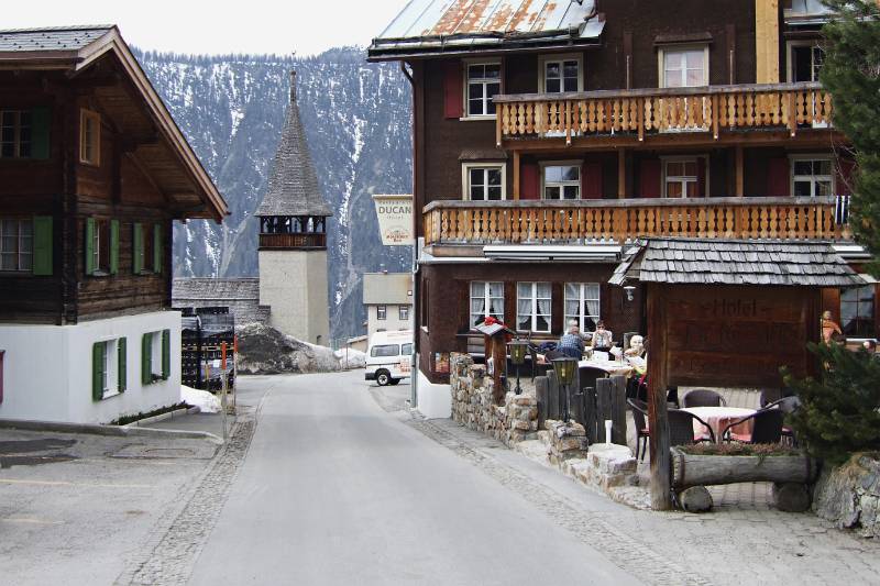 Die Hauptstrasse von Monstein