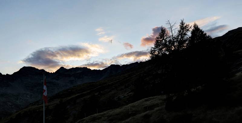 Sonnenuntergang in der Hütte