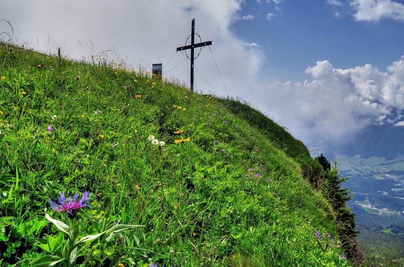 Das Gipfelkreuz von Gnipen