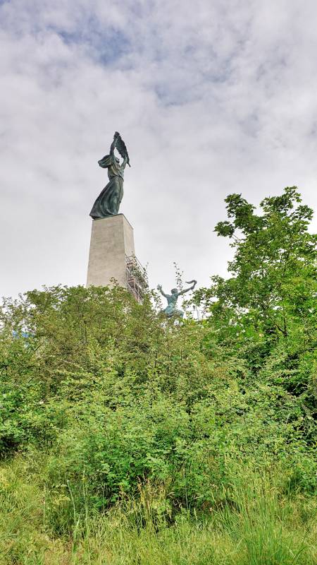 250508-UNGARN-Budapest-gellert-hill-walk-02791_2_3